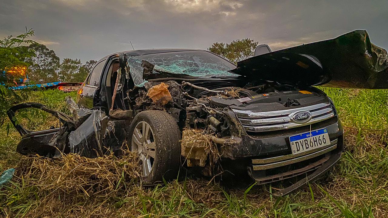 Em Piracicaba, jovem é socorrida em estado grave após carro colidir com ônibus e cair em ribanceira
