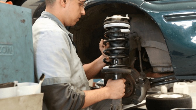 Mude de profissão em apenas 12 meses com o curso de Mecânica de Automóveis da Escola Automotiva de Piracicaba