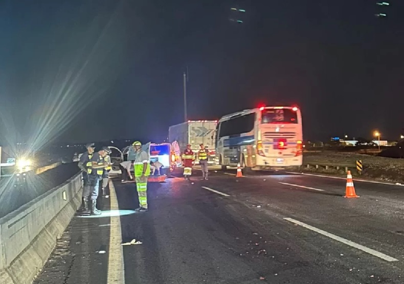 Duas mulheres morrem após serem atropeladas por vários veículos em rodovia