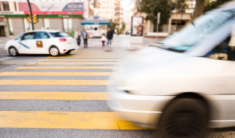 Carro misterioso inicia perseguição e causa acidente em Piracicaba