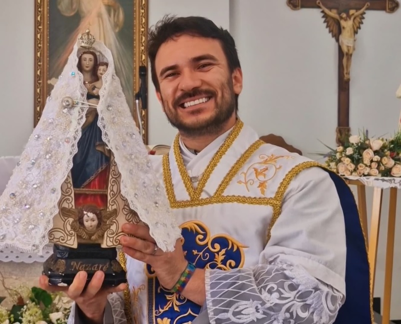 Padre famoso nas redes sociais morre aos 29 anos após grave acidente