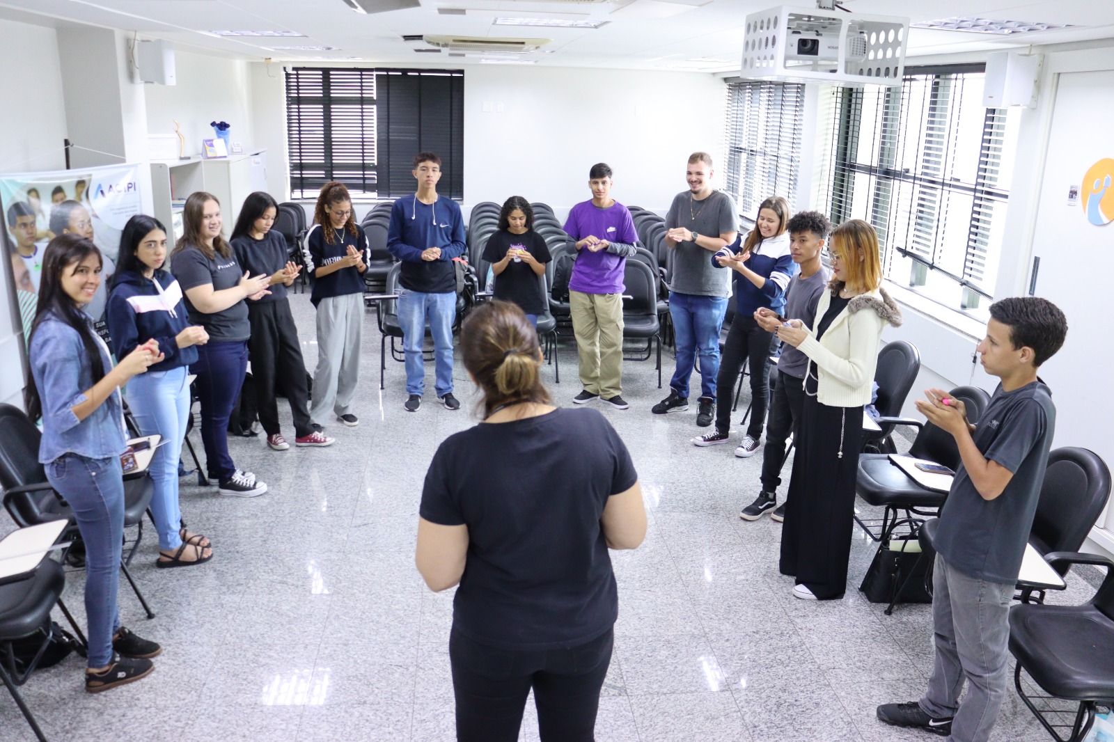 Acipi recebe inscrições de jovens de 16 a 19 anos para o Pescar, programa socioprofissionalizante