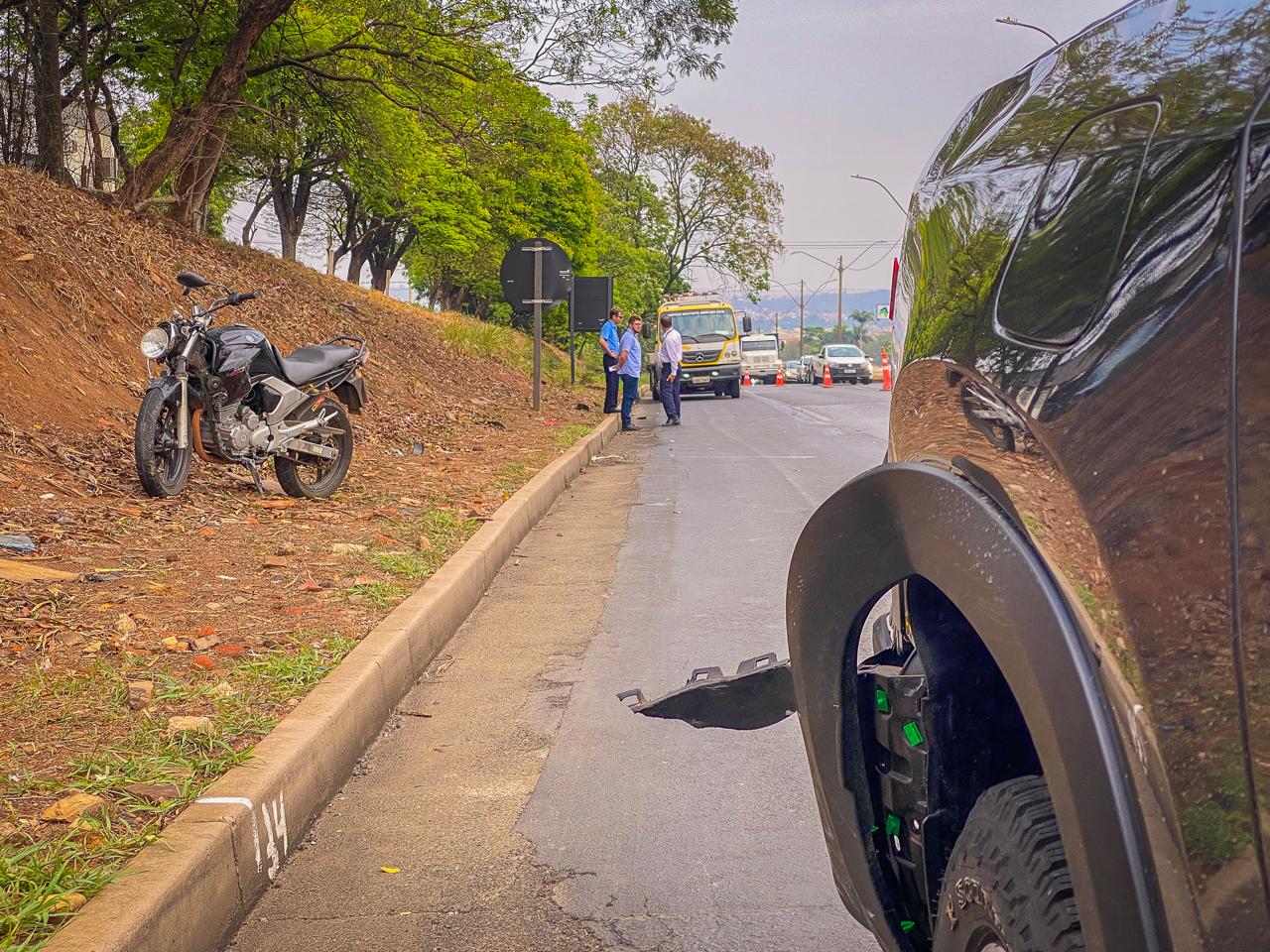 Acidente na Rodovia Geraldo de Barros deixa casal gravemente ferido em Piracicaba