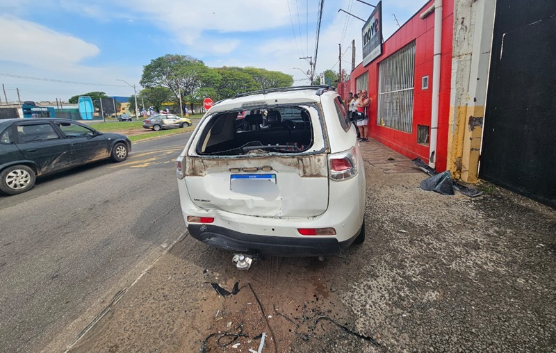 Motorista embriagado provoca acidente em avenida de Piracicaba