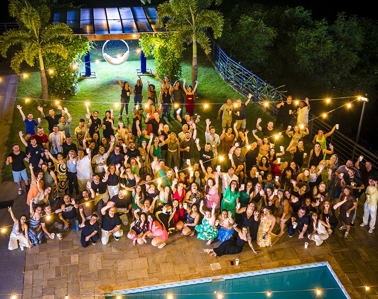 Frias Neto celebra ano de recordes em confraternização