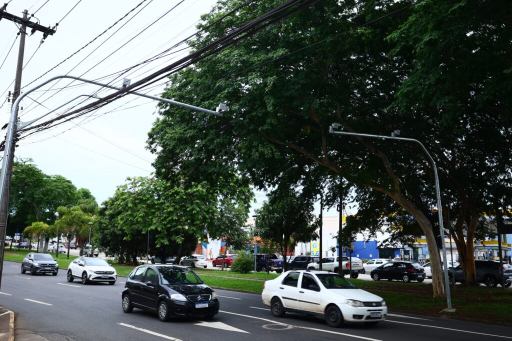Novos radares começam a multar a partir de amanhã (10) em Piracicaba