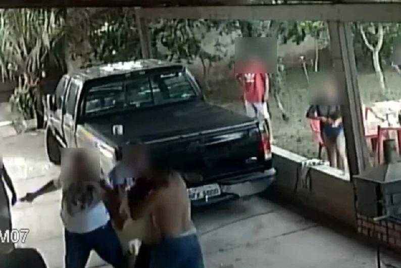 Homem morre ao ser agredido com golpes de madeira na própria festa de aniversário