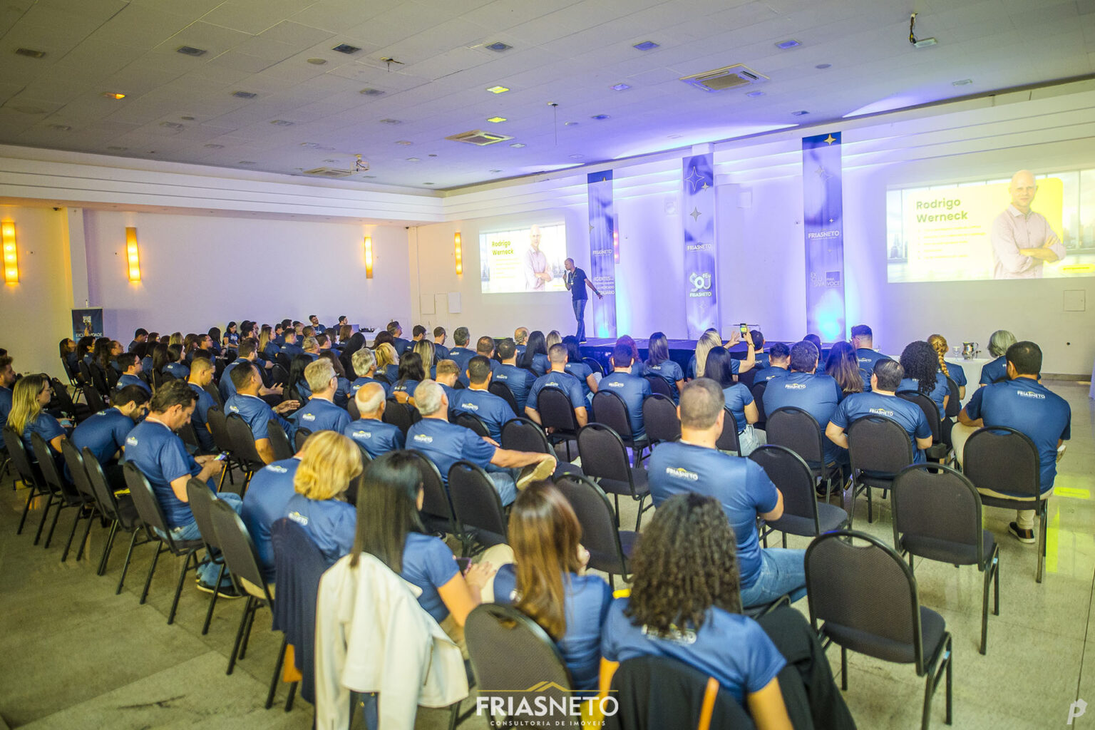 Frias Neto realiza Convenção Comercial 2025 com o tema: Exclusividade que Conecta