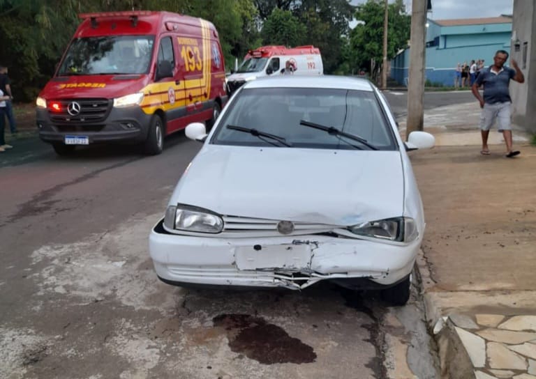 Motociclista e passageiro são arremessados em acidente de trânsito em Piracicaba