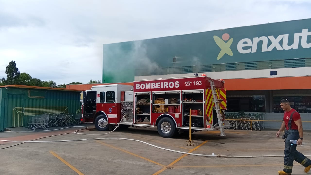 Incêndio é controlado no supermercado Enxuto em Piracicaba; ninguém ficou ferido
