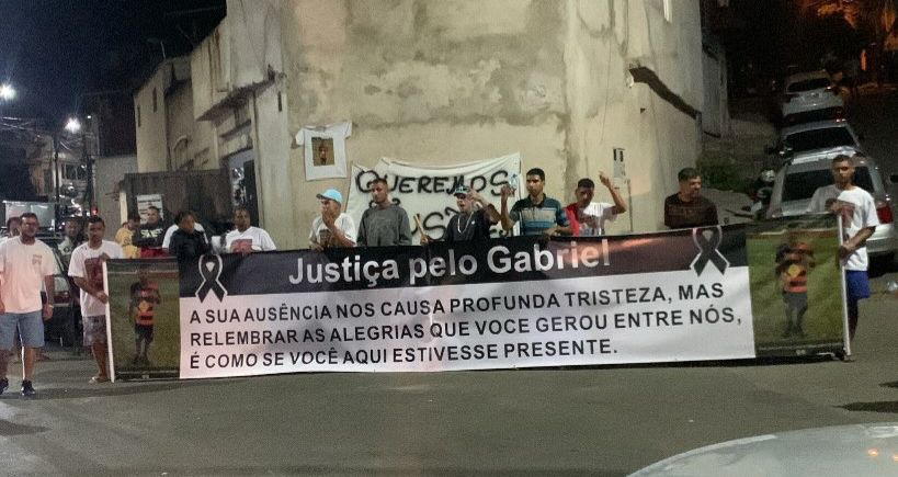 Família de jovem morto com tiro na cabeça em Piracicaba protestam por justiça