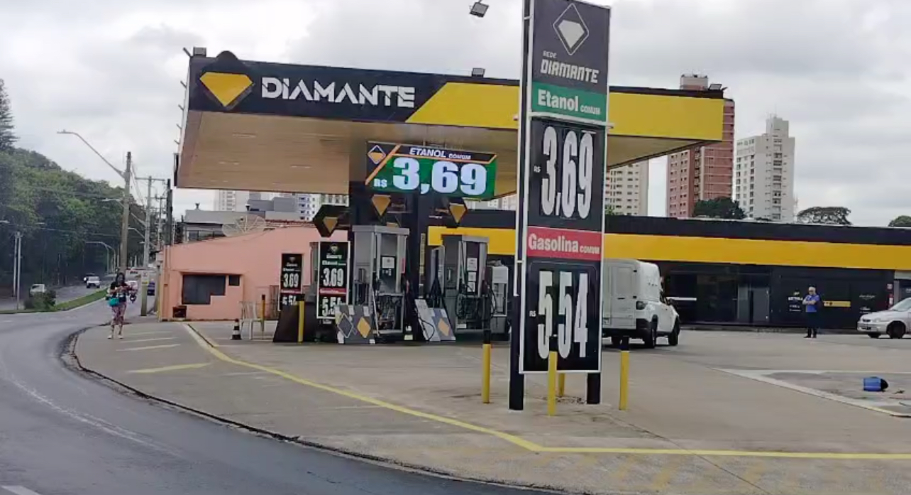 Posto de combustíveis em Piracicaba é autuado por fraude na bomba e equipamento é lacrado pelo IPEM