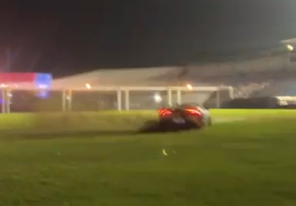 MC é preso em flagrante após danificar campo do XV de Piracicaba com Lamborghini