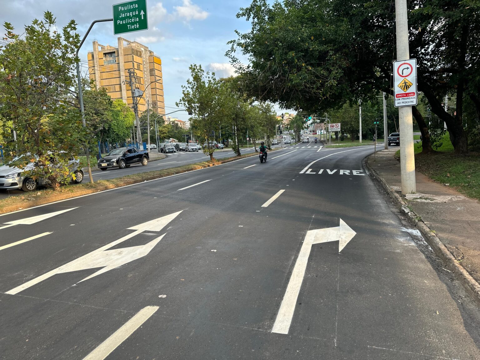 Primeiro ponto que já recebeu a sinalização fica na avenida Dr. Paulo de Moraes, no sentido à avenida Jaime Pereira