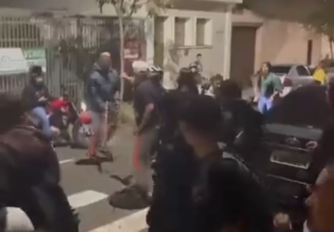 Adolescente é agredido com pedaço de madeira por ciúmes na saída de escola em Piracicaba