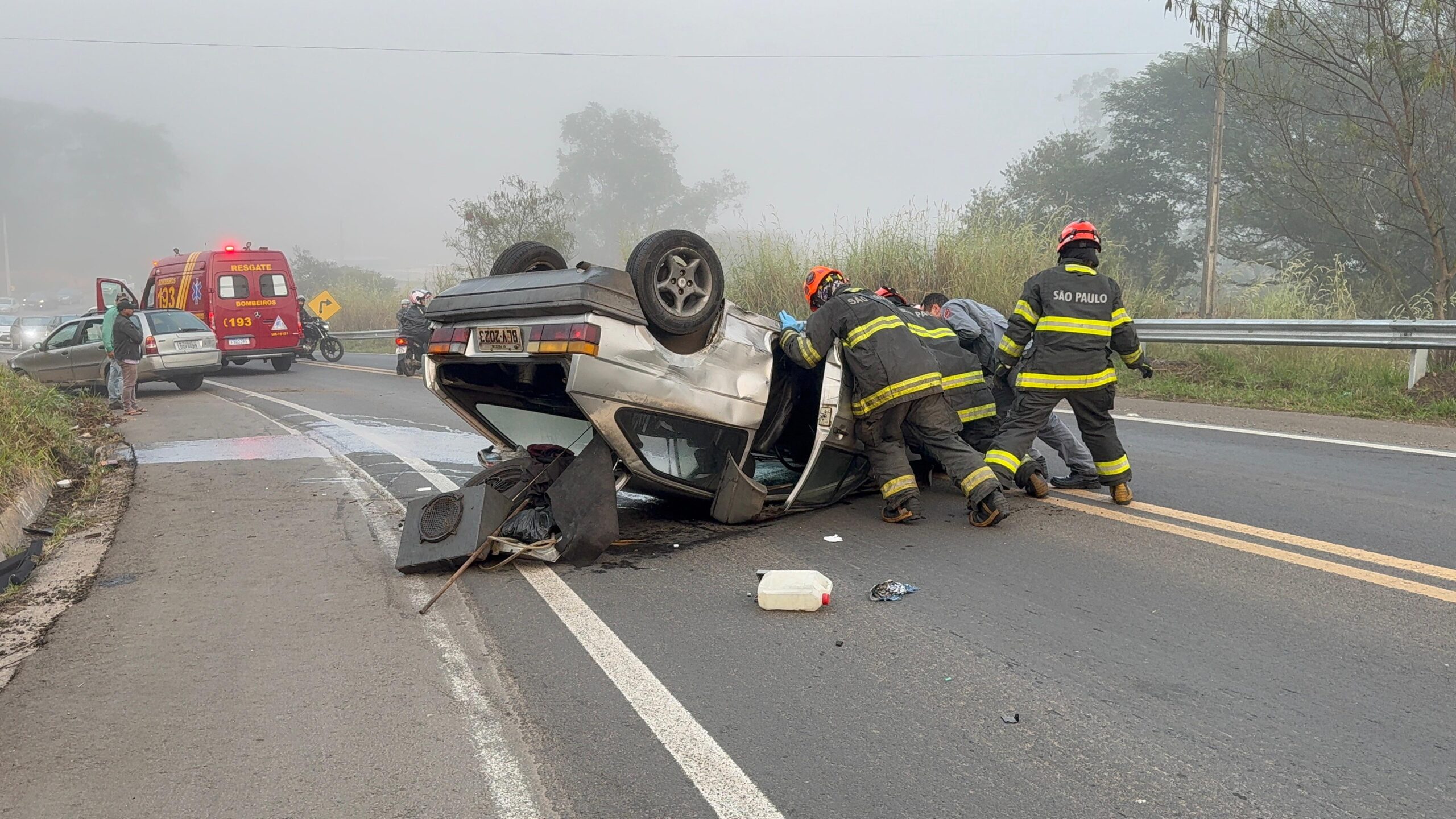 Grave colisão entre dois carros deixa quatro feridos em Piracicaba nesta manhã
