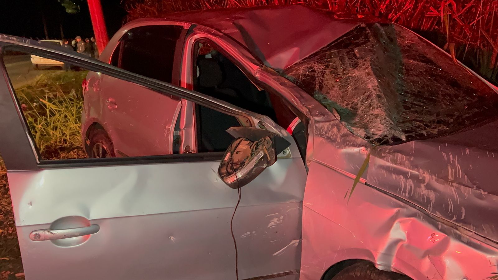 Passageiro é socorrido em estado grave em acidente na estrada do Pau Queimado em Piracicaba