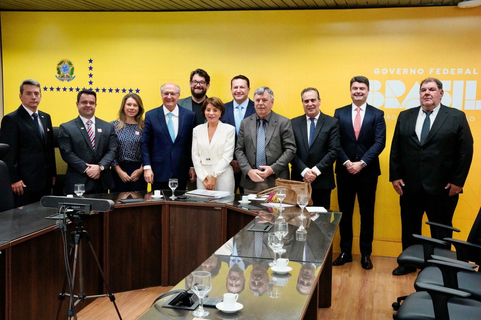 Simespi entrega reivindicações ao vice-presidente da República em Brasília