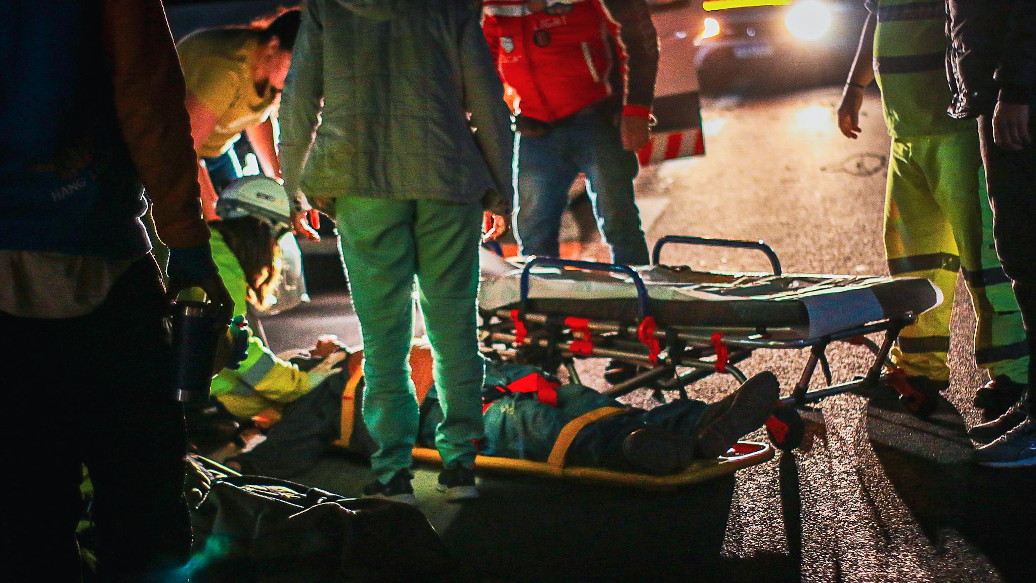 Pedestre fica em estado grave após ser atropelado por motociclista na Rodovia Hermínio Petrin, em Piracicaba