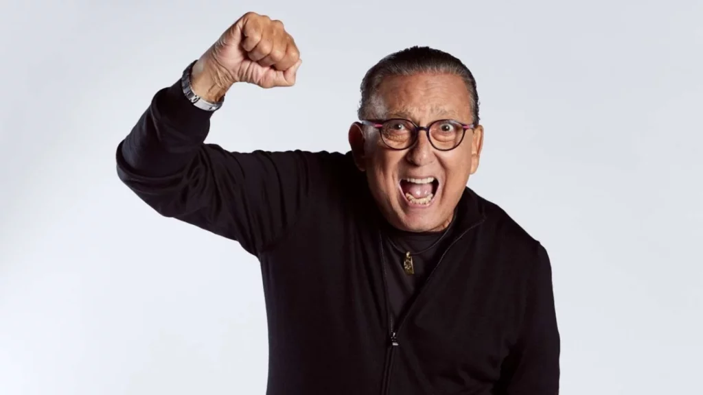 Galvão Bueno assina com o SBT para produzir e narrar cobertura e jogos da Copa do Mundo de 2026