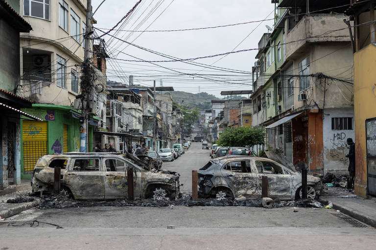 60 BANDIDOS E QUATRO POLICIAIS MORTOS | Operação contra o crime organizado termina em caos generalizado no Rio de Janeiro
