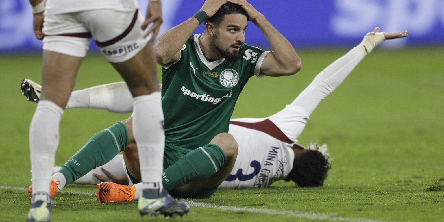 Palmeiras sofre goleada da LDU e se complica na Libertadores