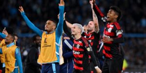 Com um a menos, Flamengo segura o Racing e avança à final da Libertadores
