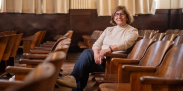 Professora Bernarda del Carmen Silva Carmona é chilena e leciona espanhol no CEL da Escola Estad...