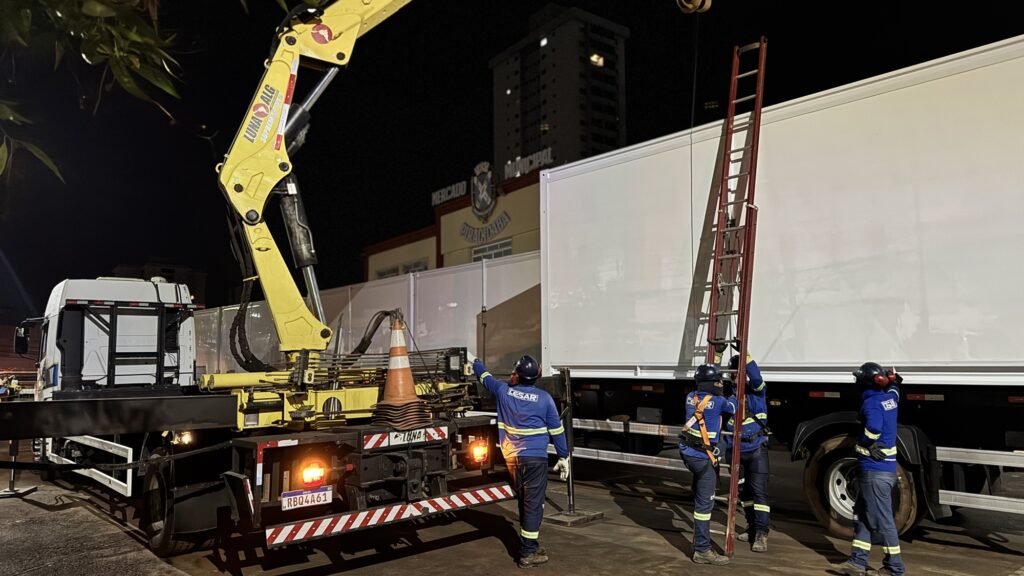 Prefeitura inicia instalação de boxes provisórios no Mercado Municipal de Piracicaba