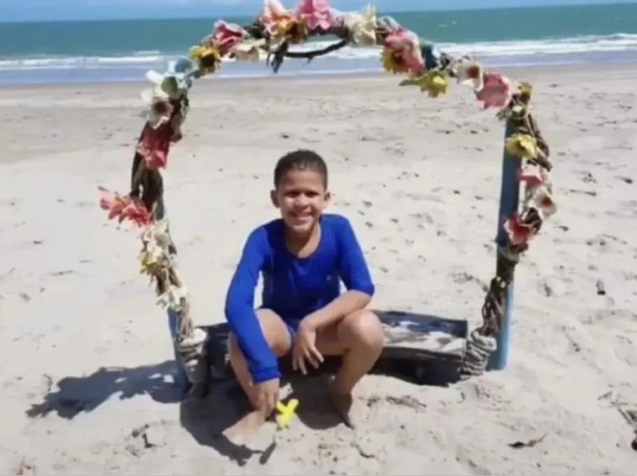 Criança de dez anos morre após sofrer choque com carregador de celular