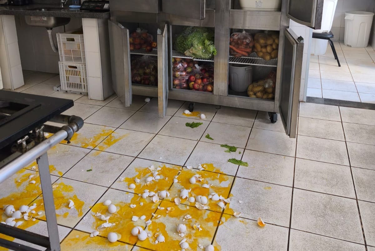 Cozinha de escola municipal é alvo de vandalismo e merenda dos alunos é comprometida em Piracicaba