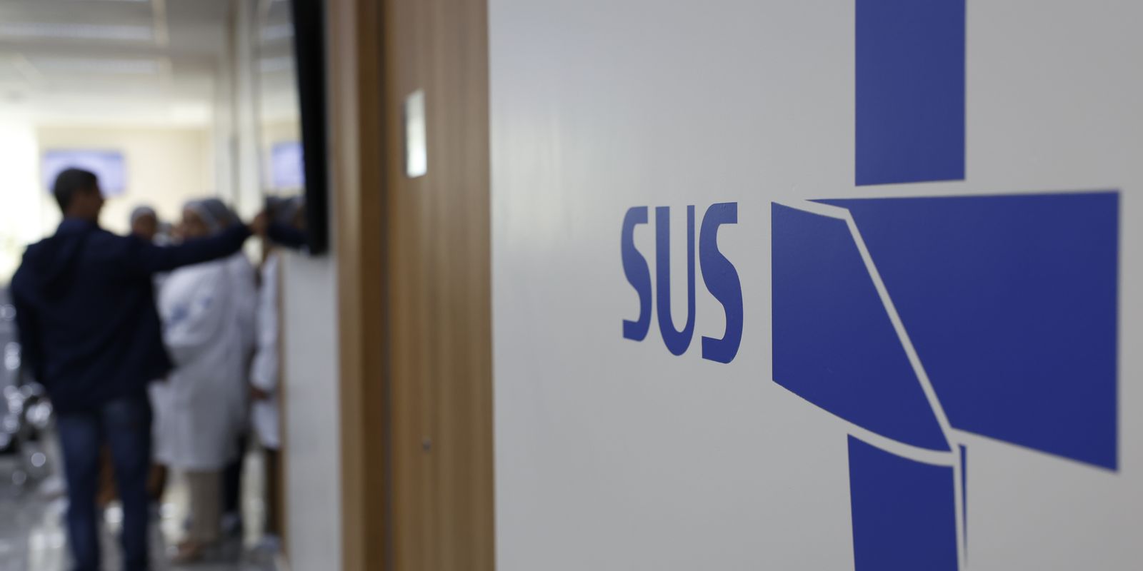 Lula sanciona lei que cria o programa “Agora Tem Especialistas” no SUS em todo o Brasil