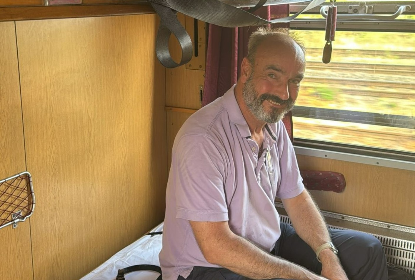 Viajante britânico cruza a Europa de trem e transforma paixão em referência mundial