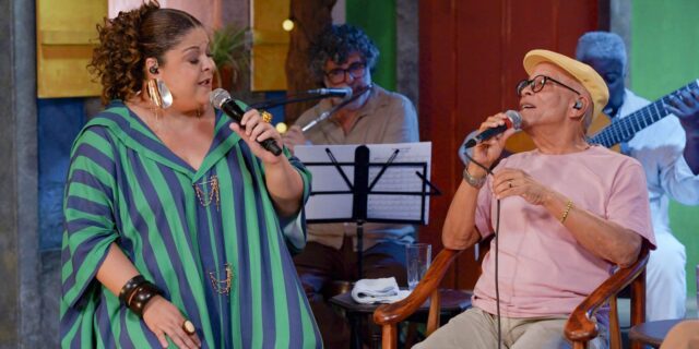 samba-na-gamboa-fabiana-cozza-e-nei-lopes-04-credito-divulgacao-tv-brasil