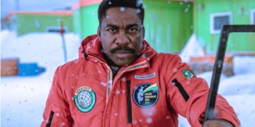 Lázaro Ramos completa 47 anos pronto para viver novo vilão da Globo na novela A Nobreza do Amor...