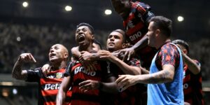 Flamengo empata com Atlético-MG e fica a uma vitória do título brasileiro
