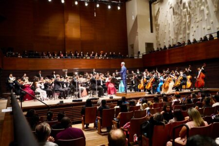 Teatro Baccarelli é inaugurado em Heliópolis e se torna a primeira sala de concertos dentro de uma favela no Brasil