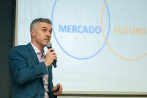 Presidente do Confea fala sobre futuro da engenharia e impacto da Geração Z em palestra na Fumep