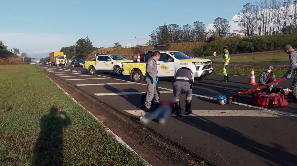 Acidente envolvendo duas motos e um carro deixa feridos na Rodovia Luiz de Queiroz, em Piracicaba
