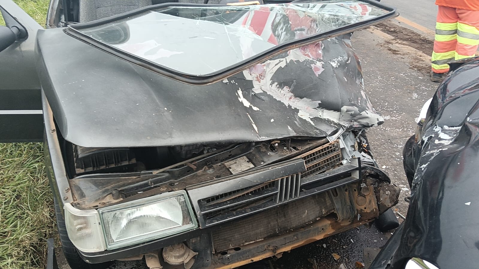 Duas pessoas ficam feridas em colisão frontal na Rodovia Geraldo de Barros, em Piracicaba