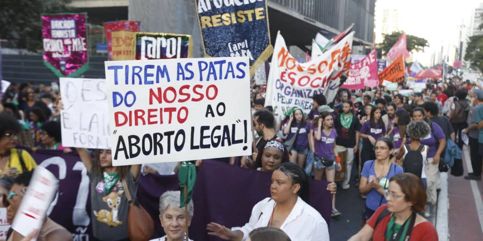 Ataque ao aborto legal infantil gera “pânico moral”, denuncia Conselheira do Conanda