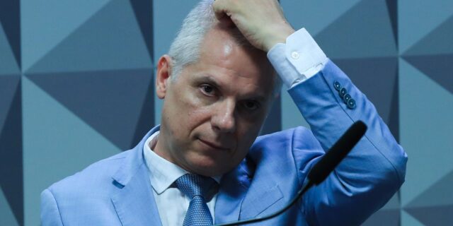 PF prende Alessandro Stefanutto, ex-presidente do INSS, em operação contra fraudes lula1200