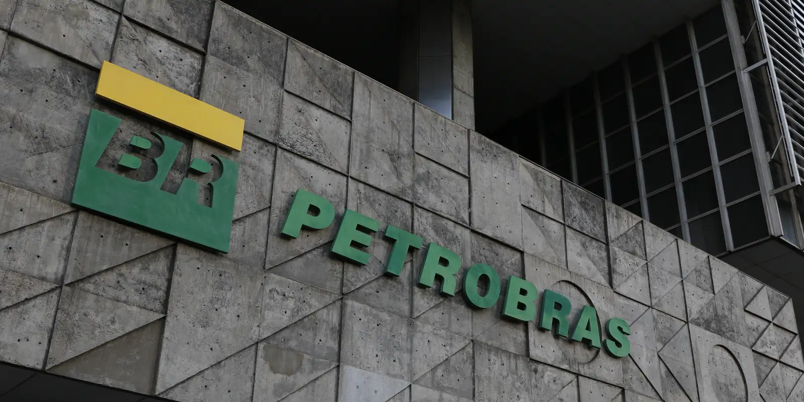 Petrobras Distribuirá Bilhões em Dividendos aos Acionistas em 2026