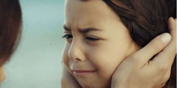 Melek denuncia Sule de negligência por abuso na novela turca 'Mãe, na Record. Foto: Reproduçã...