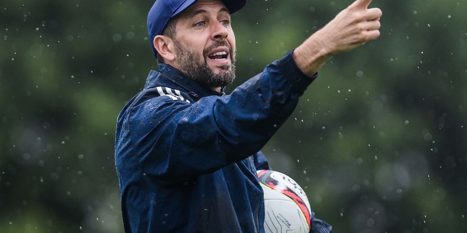 Internacional anuncia Paulo Pezzolano e aposta em projeto ambicioso para 2026