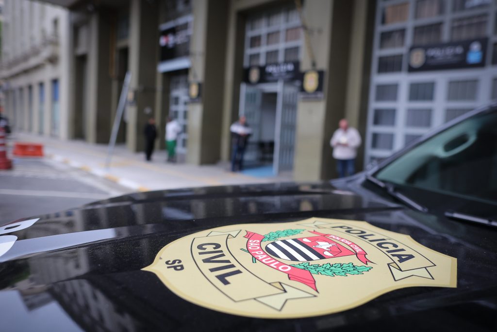 Polícia Civil desmonta quadrilha de roubos de carga com participação de funcionários terceirizados em SP