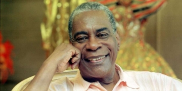 Haroldo Costa em foto tirada em 2001, por ocasião de seu lançamento de livro sobre história do...