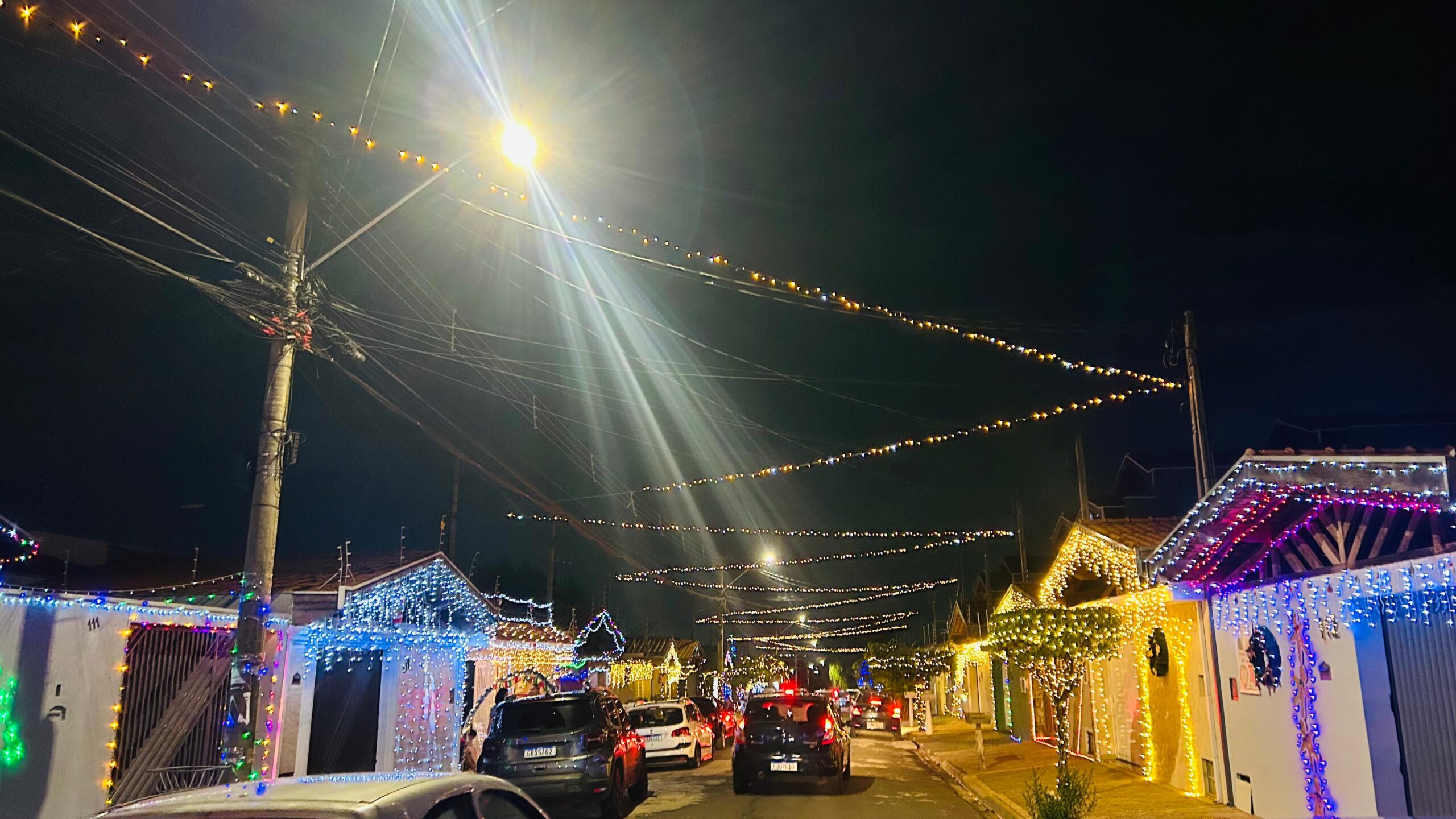 União de vizinhos transforma rua de Limeira em ponto turístico de Natal