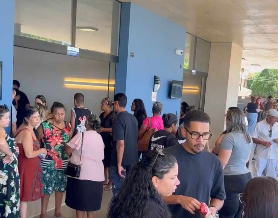 Luto e comoção marcam velório das três pessoas da mesma família mortas no incêndio de apartamento em Piracicaba