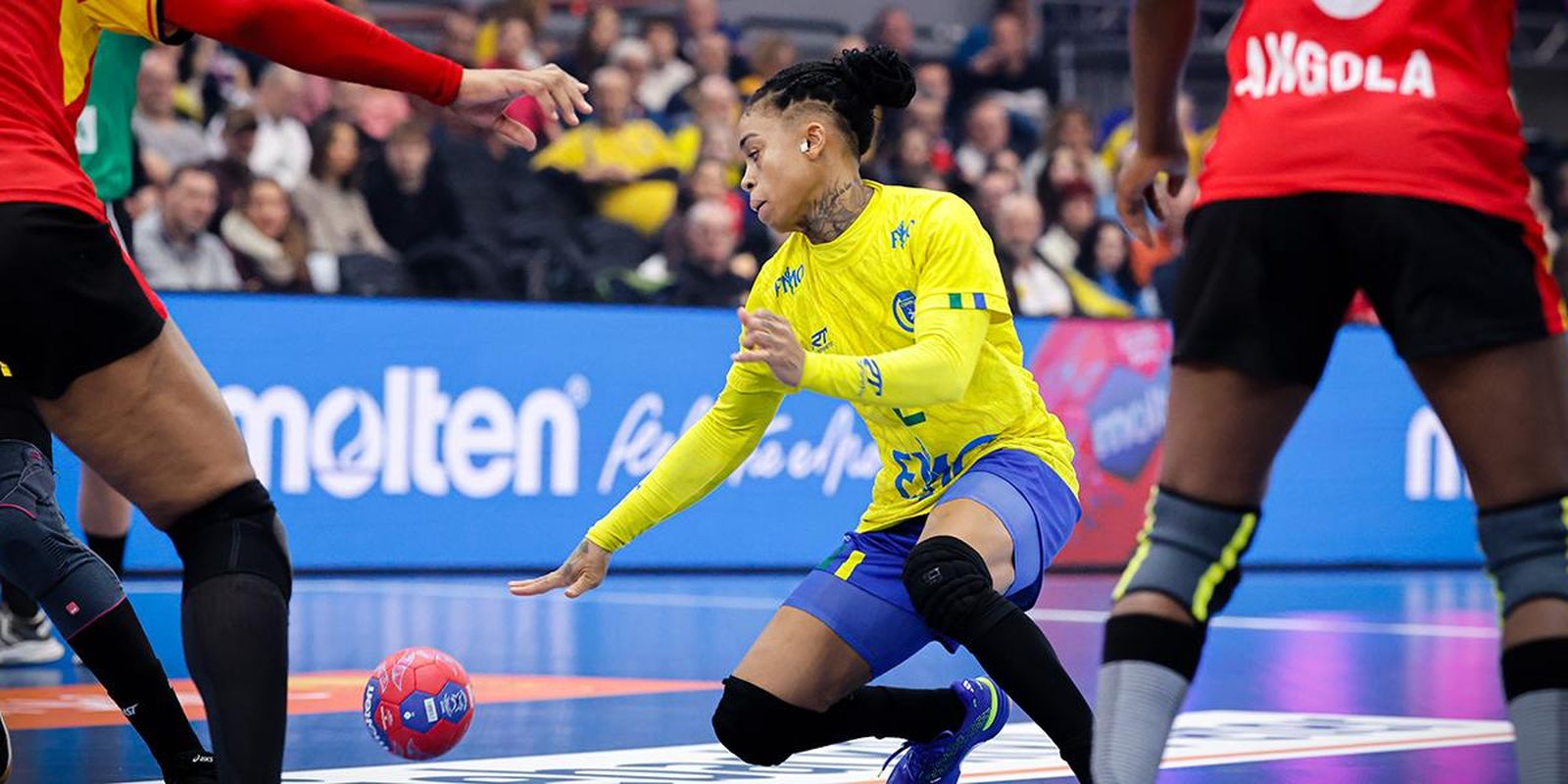 Brasil vence Angola e garante vaga nas quartas de final do Mundial de Handebol Feminino